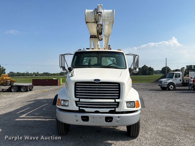 1998 Ford LT8513 Bucket Truck - photo 2