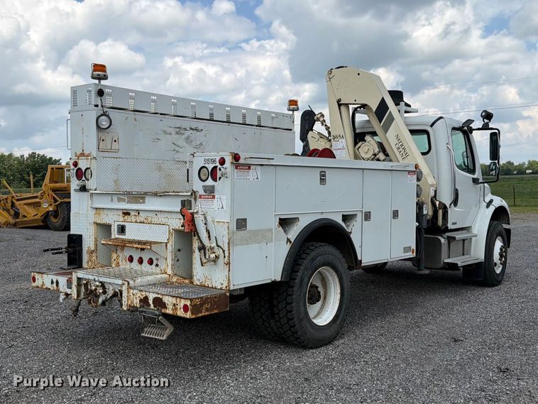 2004 Freightliner Business Class M2 106 Utility / Service Truck - photo 5