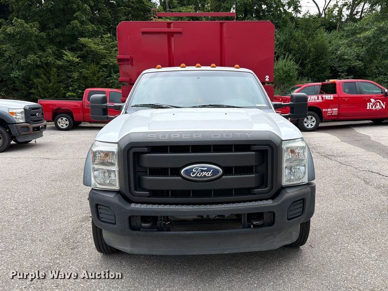 2011 Ford F550 Chipper Truck - photo 2