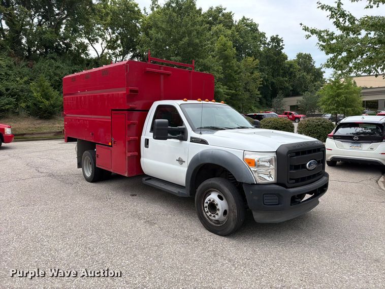 2011 Ford F550 Chipper Truck - photo 3