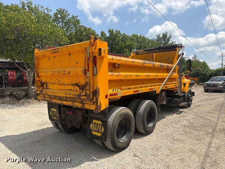 2006 International 7400 Dump Truck - photo 5