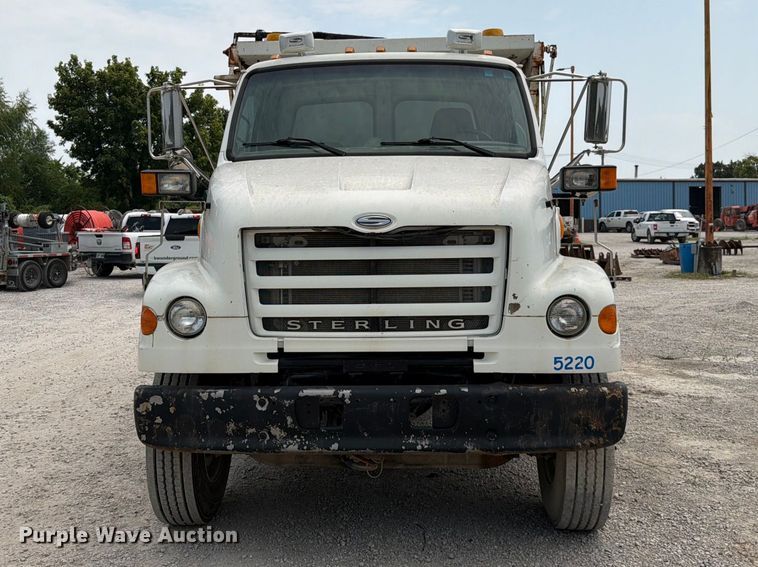 2005 Sterling L-Line Dump Truck - photo 2