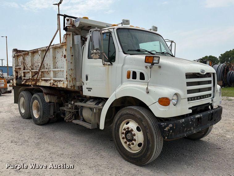 2005 Sterling L-Line Dump Truck - photo 3