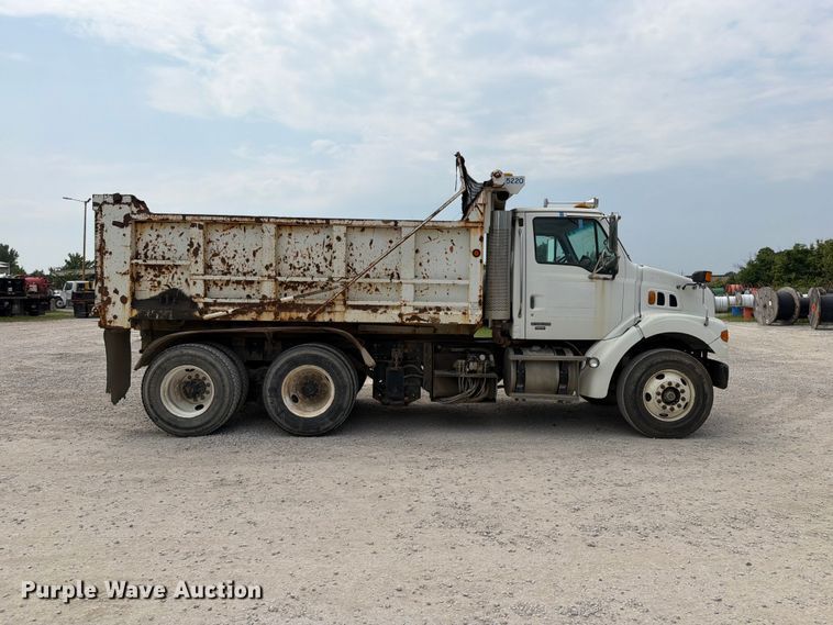 2005 Sterling L-Line Dump Truck - photo 4