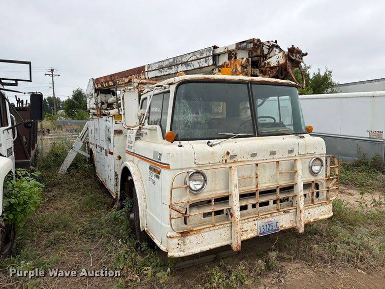 1981 Ford C800 Digger Derrick Truck - photo 3