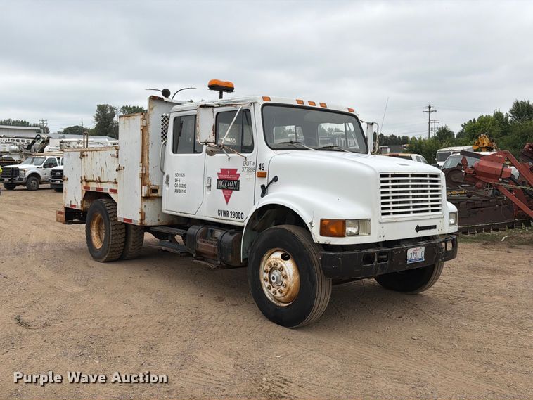 1993 International 4700 Crew Cab Utility / Service Truck - photo 3