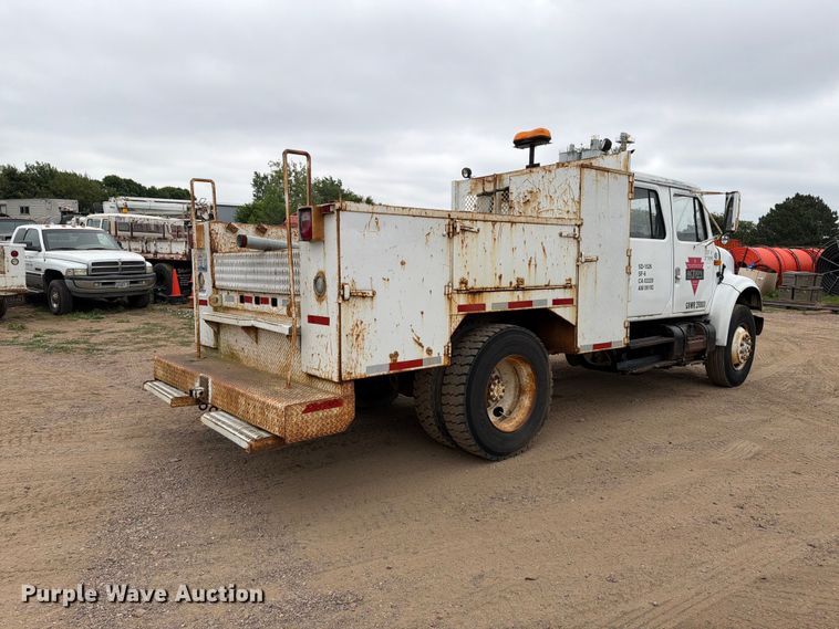 1993 International 4700 Crew Cab Utility / Service Truck - photo 5