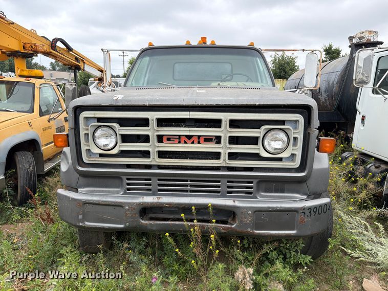 1986 GMC C7 Water Truck - photo 2