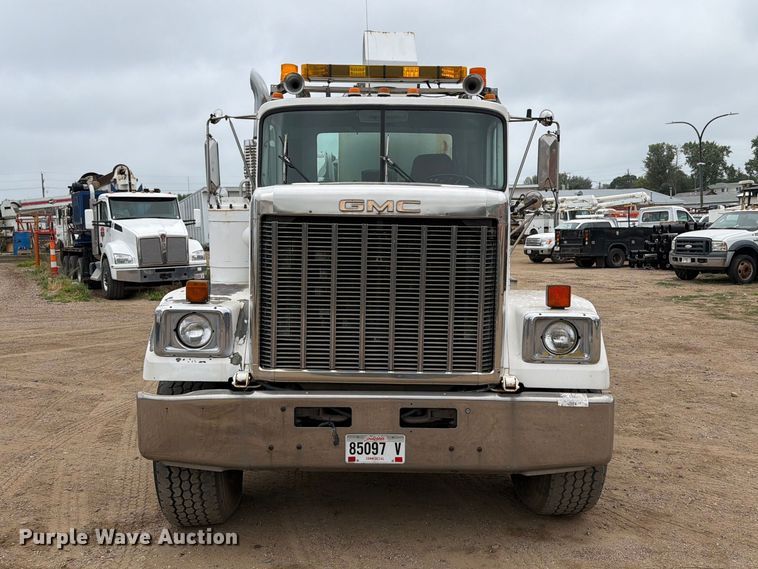 1988 GMC General Under Bridge Inspection Truck - photo 2