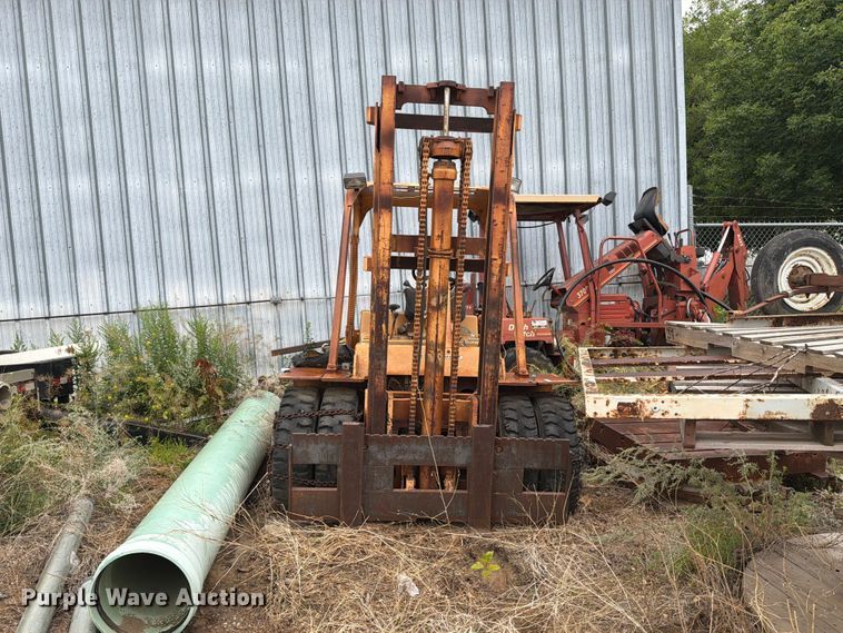 Caterpillar V80D Forklift - photo 2