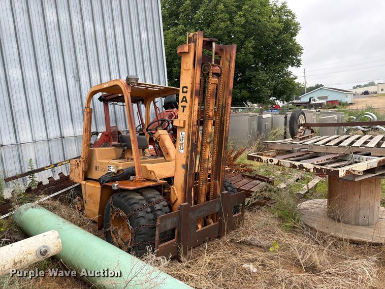 Caterpillar V80D Forklift - photo 3