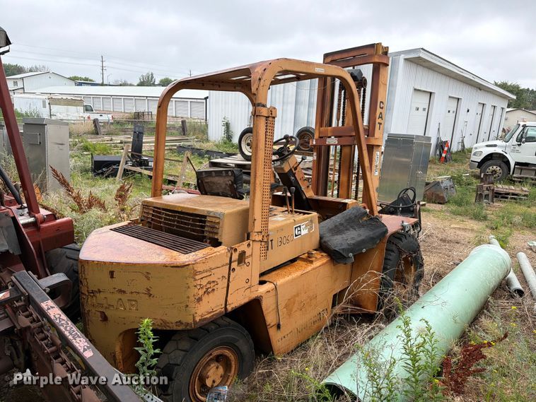 Caterpillar V80D Forklift - photo 5