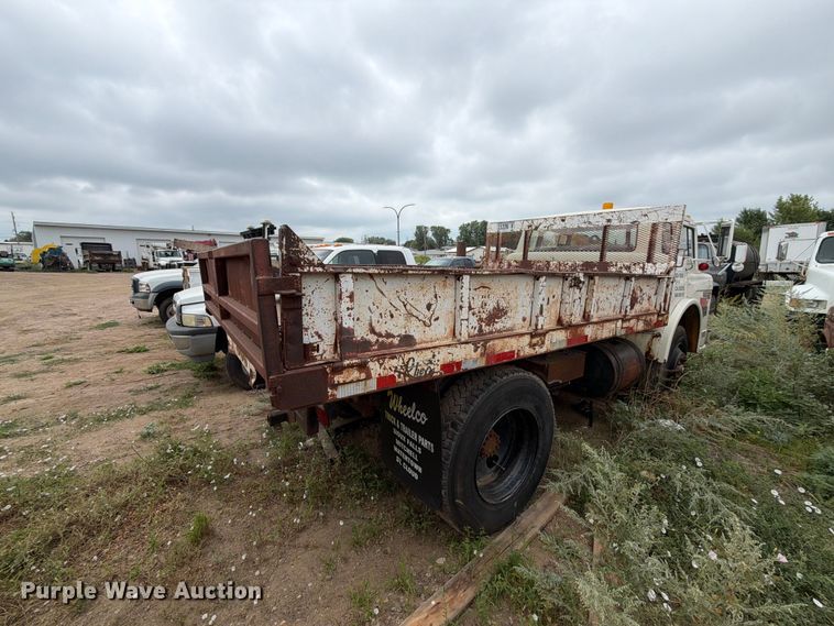 1986 Ford C800 Dump Truck - photo 5