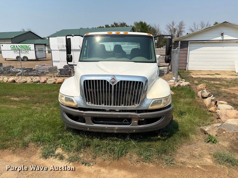 2012 International 4300 Truck Cab And Chassis - photo 2