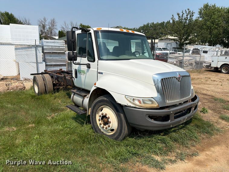 2012 International 4300 Truck Cab And Chassis - photo 3