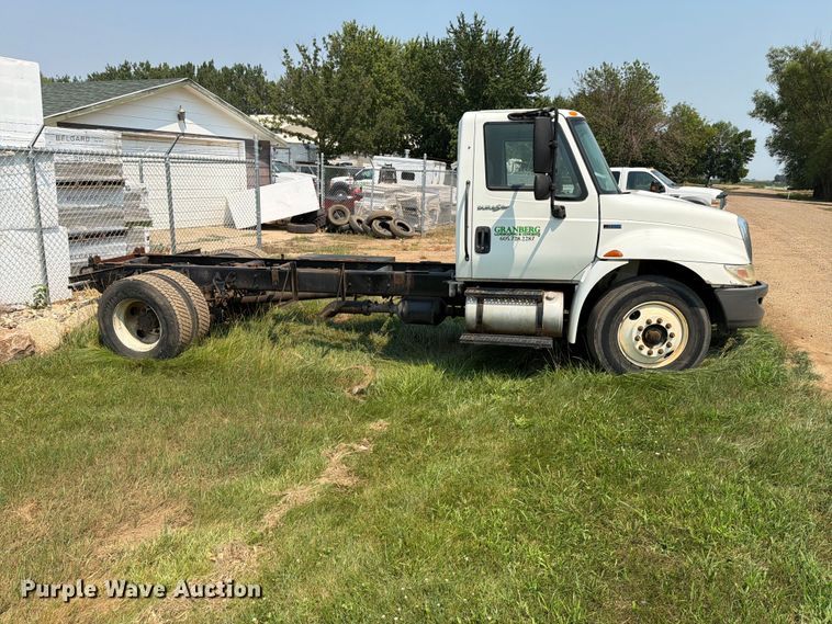 2012 International 4300 Truck Cab And Chassis - photo 4