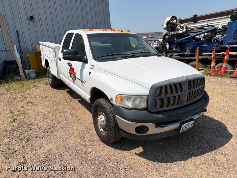 2005 Dodge Ram 3500 Ext. Cab Utility Bed Pickup Truck - photo 3