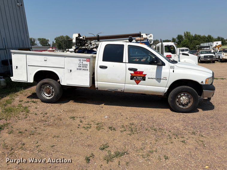 2005 Dodge Ram 3500 Ext. Cab Utility Bed Pickup Truck - photo 4