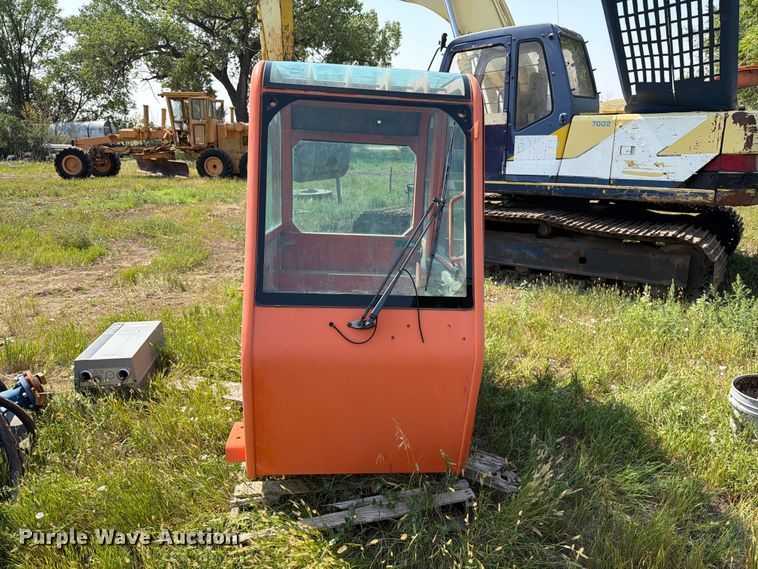 JLG G10-43A Telehandler Cab - photo 2