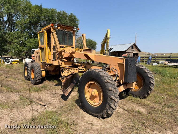 1975 Champion 560S Motor Grader - photo 3