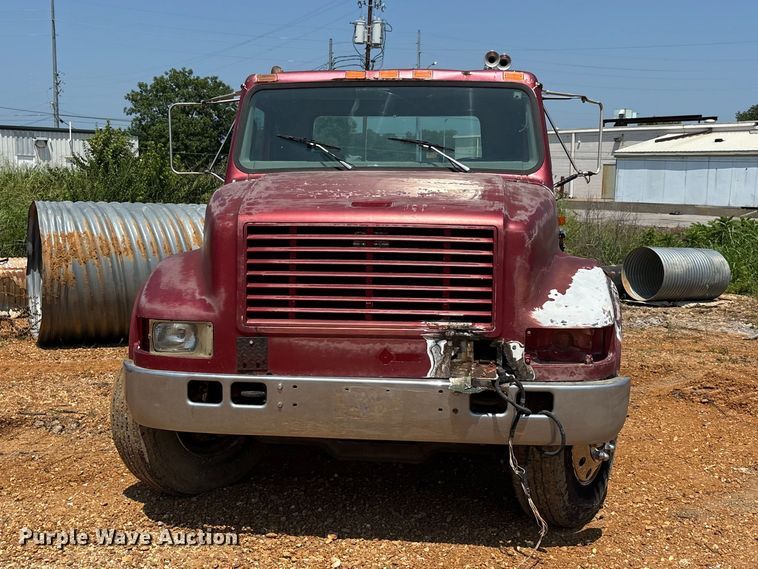 1995 International 4700 Truck Cab And Chassis - photo 2