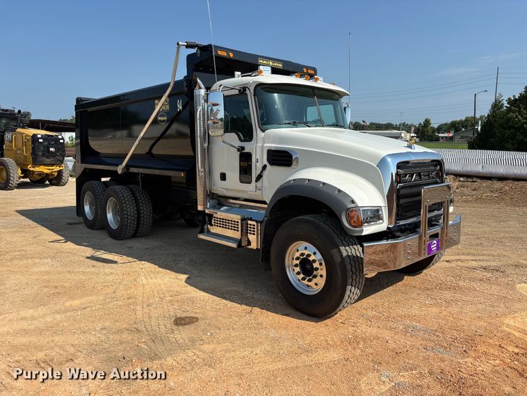 2026 Mack Granite Dump Truck - photo 3