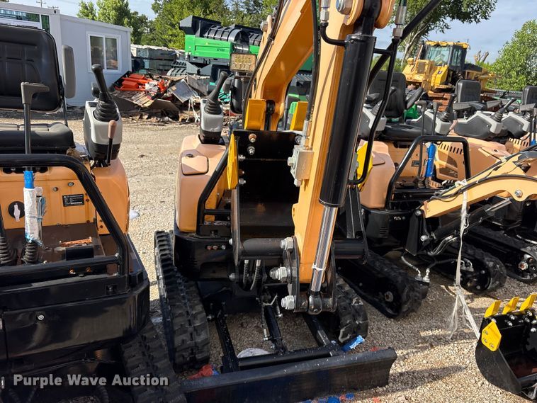2024 Erie EM15 Mini Excavator - photo 4