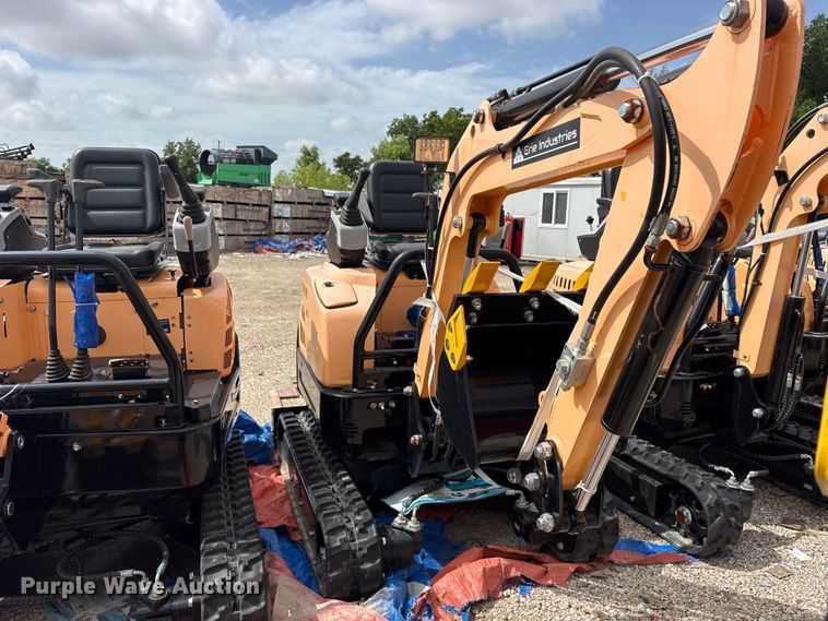 2024 Erie EM15 Mini Excavator - photo 3