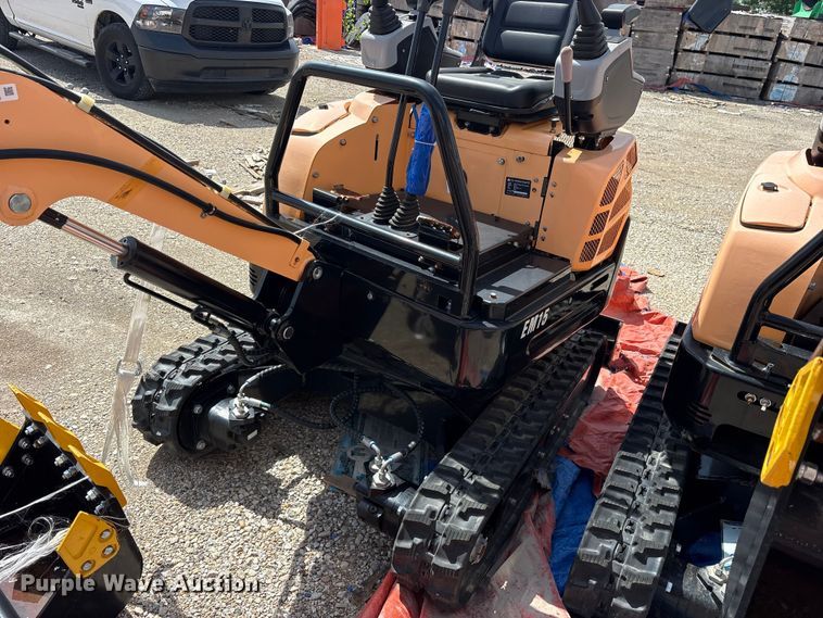 2024 Erie EM15 Mini Excavator - photo 2