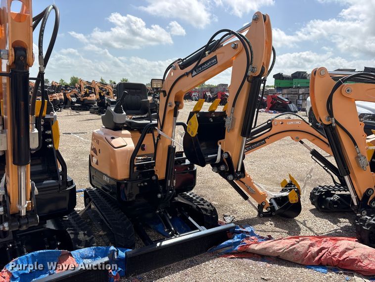 2024 Erie EM15 Mini Excavator - photo 2