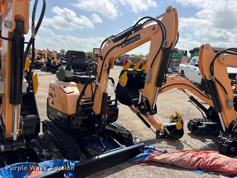 2024 Erie EM15 Mini Excavator - photo 3