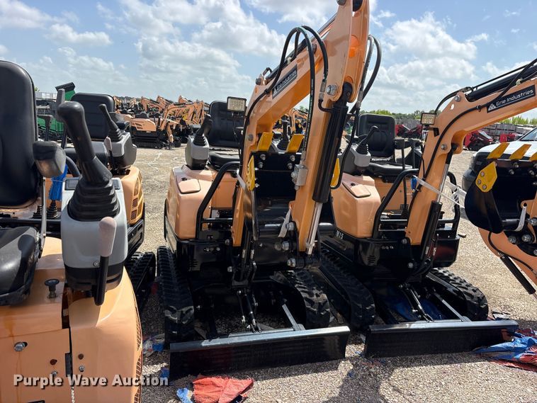 2024 Erie EM15 Mini Excavator - photo 3