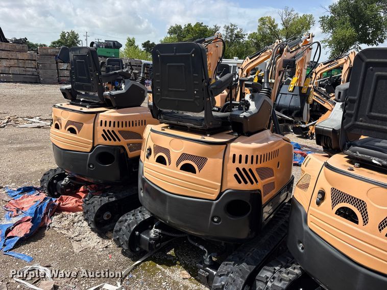 2024 Erie EM15 Mini Excavator - photo 4
