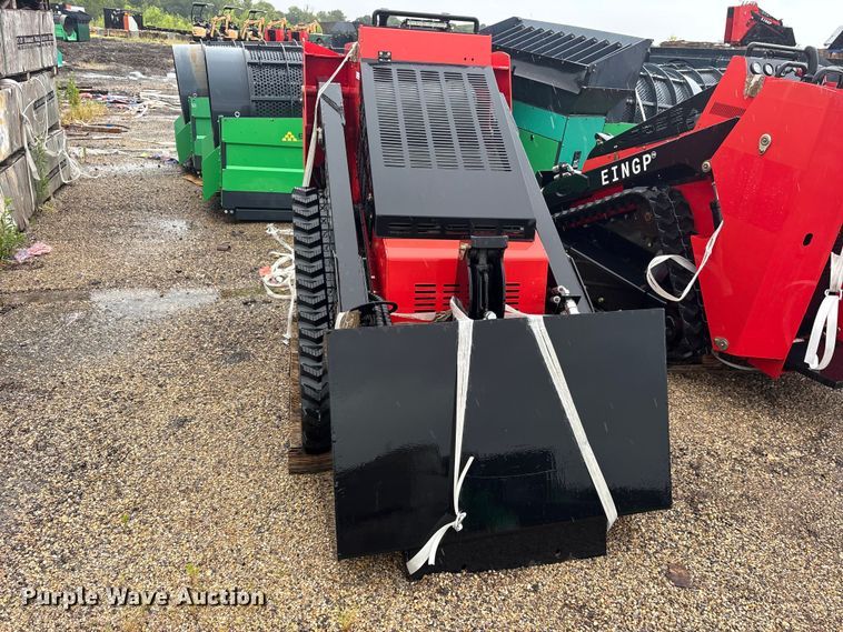 Erie SCL850 Compact Utility Loader - photo 2