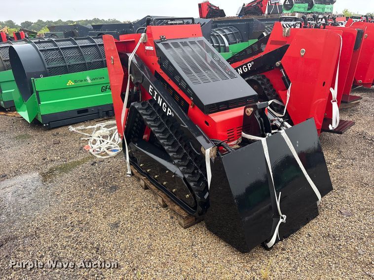 Erie SCL850 Compact Utility Loader - photo 3