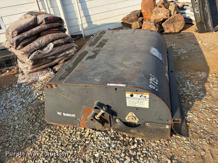 2011 Bobcat 60 Sweeper Skid Steer Boom - photo 4