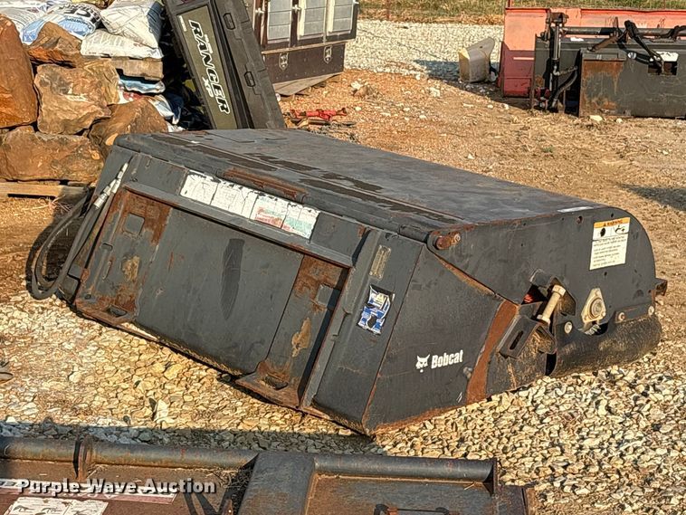 2011 Bobcat 60 Sweeper Skid Steer Boom - photo 5