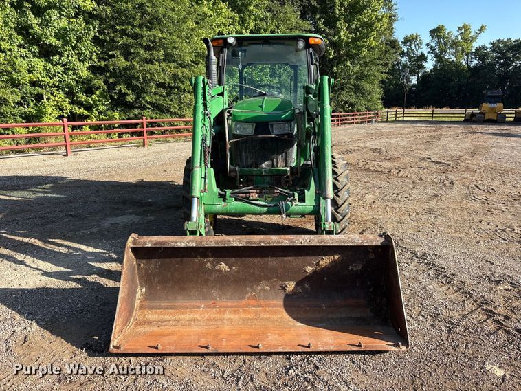 2017 John Deere 5075E MFWD Tractor - photo 2
