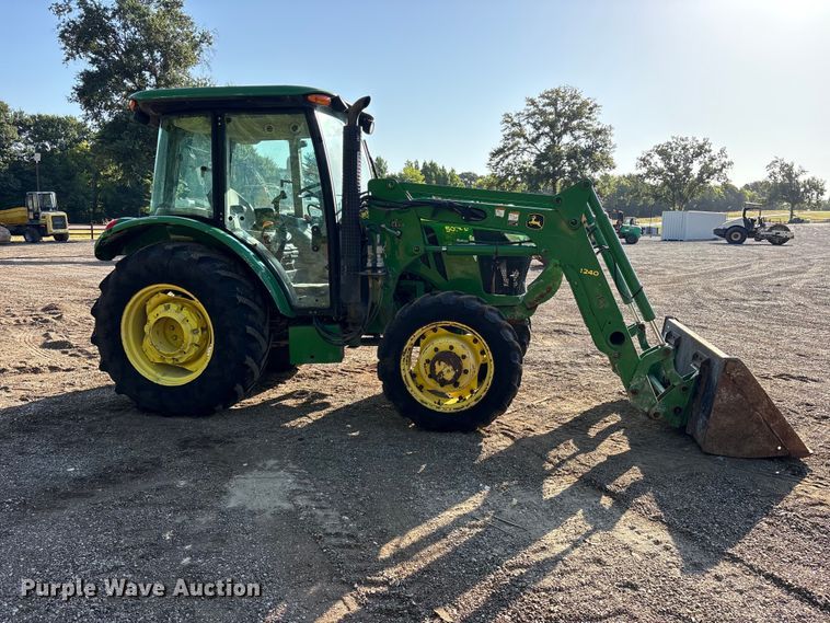 2017 John Deere 5075E MFWD Tractor - photo 4