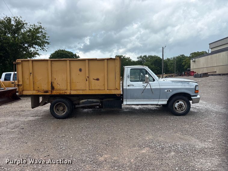 1992 Ford F350 Dump Truck - photo 4