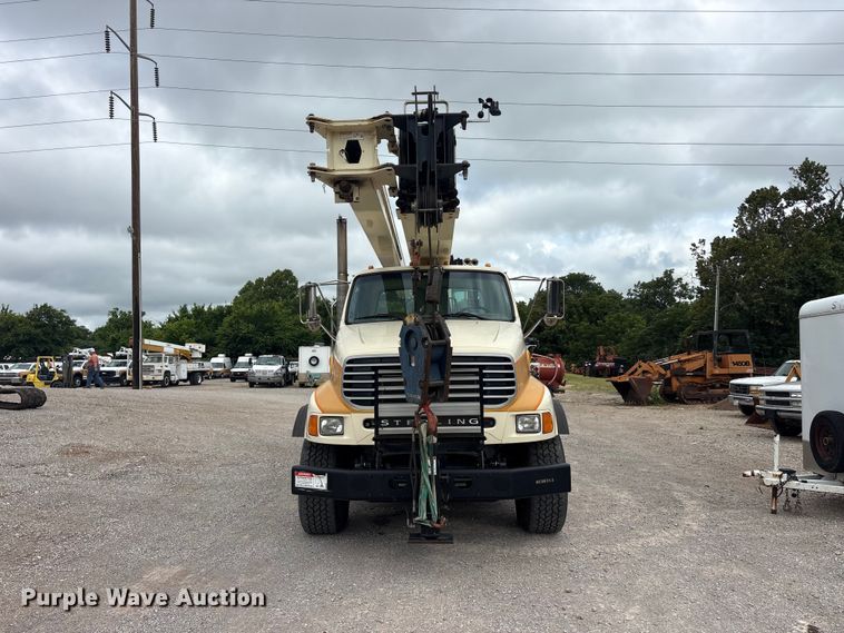 2006 Sterling L8500 Series Crane Truck - photo 2