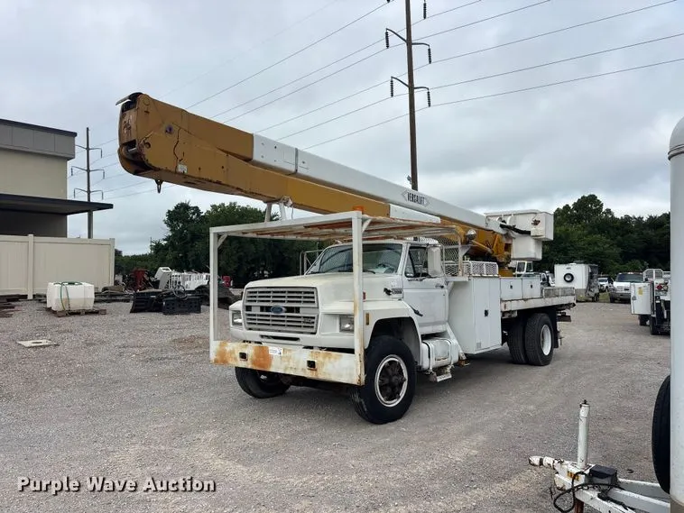 1991 Ford F800 Bucket Truck