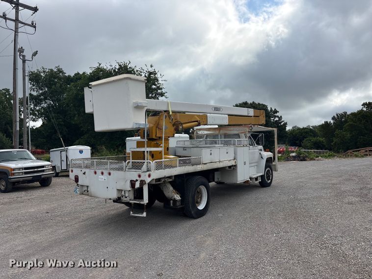 1991 Ford F800 Bucket Truck - photo 5