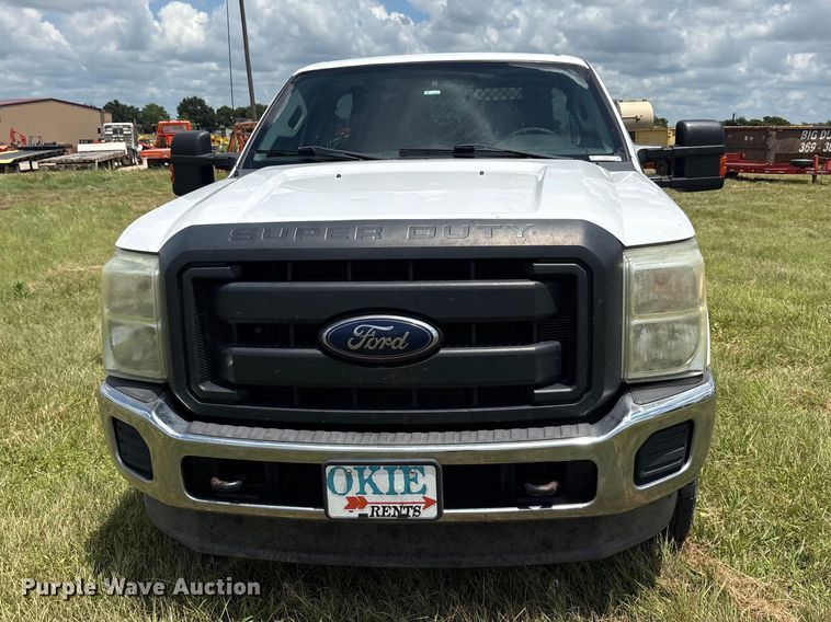 2013 Ford F250 Super Utility Bed Pickup Truck - photo 2