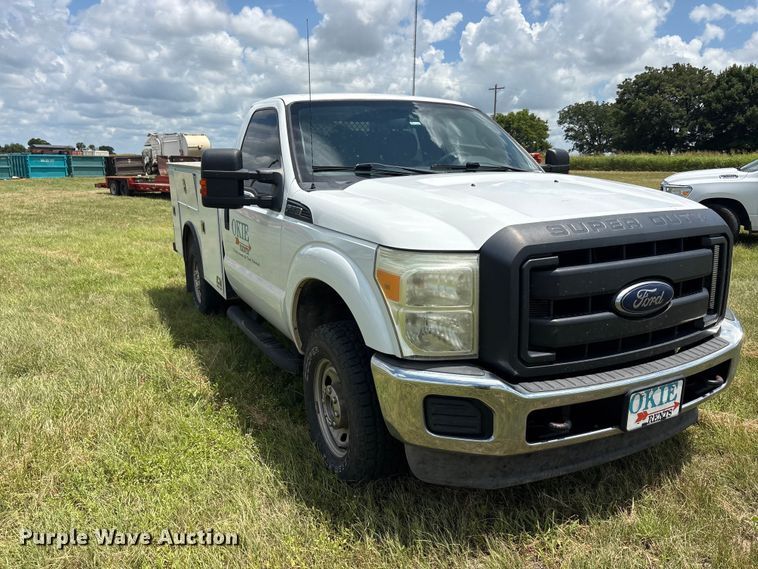 2013 Ford F250 Super Utility Bed Pickup Truck - photo 3