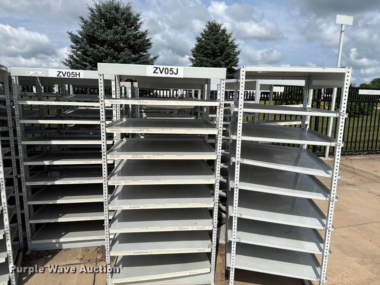 (10) Storage Shelves - photo 2