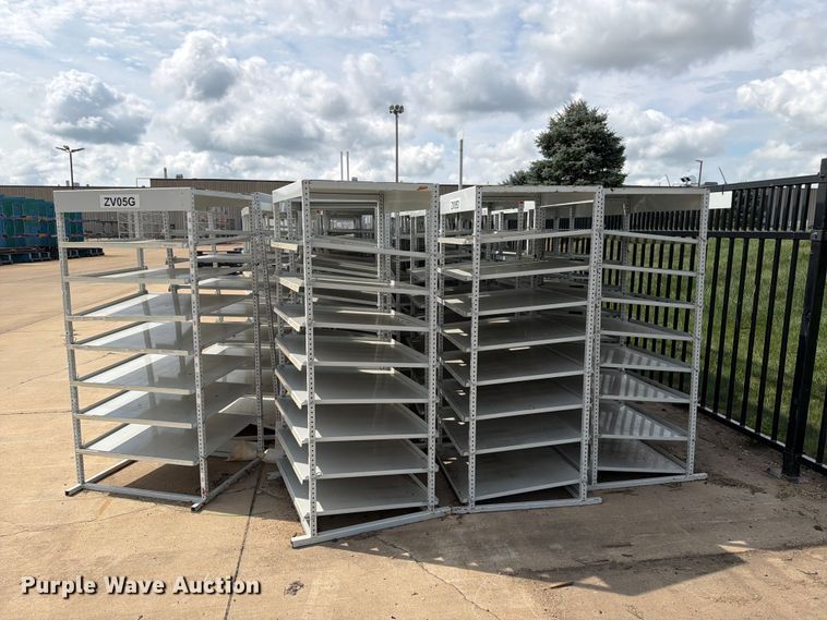 (10) Storage Shelves - photo 4