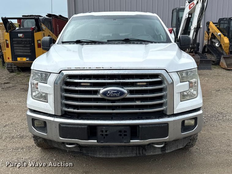 2015 Ford F150 XLT Ext. Cab Pickup Truck - photo 2