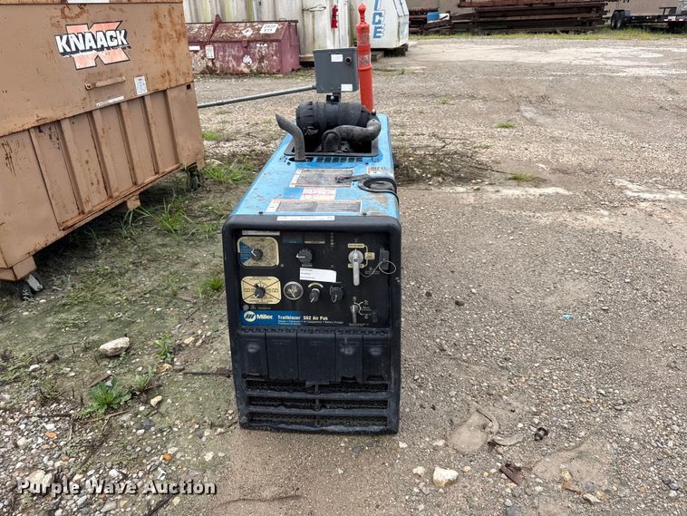 Miller Trailblazer 302 Air Pak Welder/Generator - photo 2