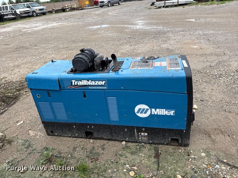 Miller Trailblazer 302 Air Pak Welder/Generator - photo 3